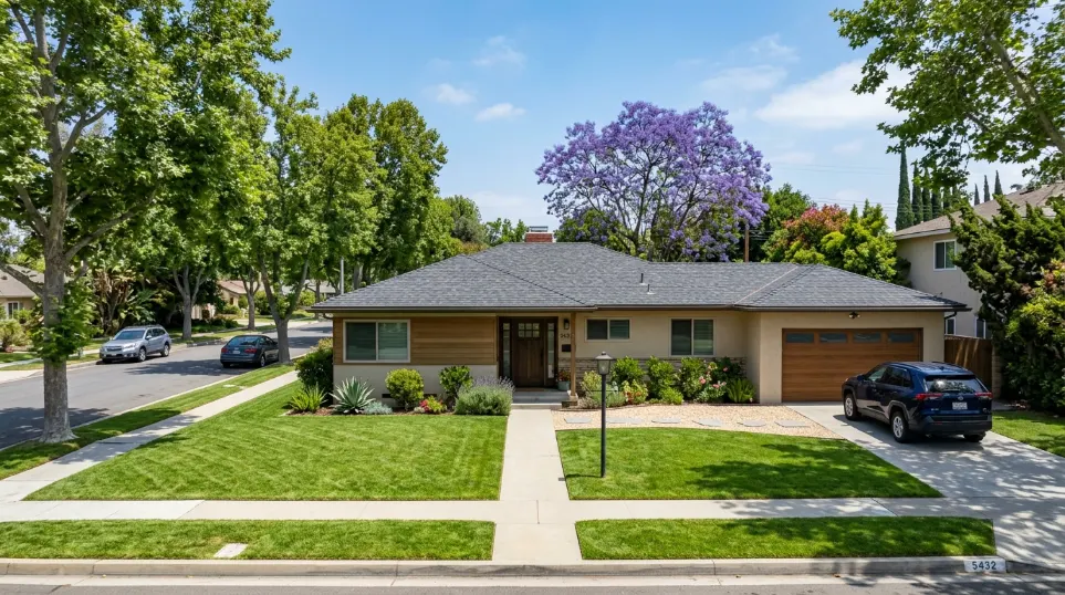 Roof repair services in Lakewood Gardens, Lakewood, California